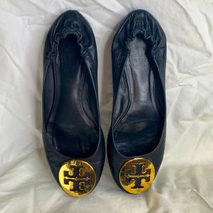 Tory Burch Ballet Flats - pre-loved - scuffs on heels and toes